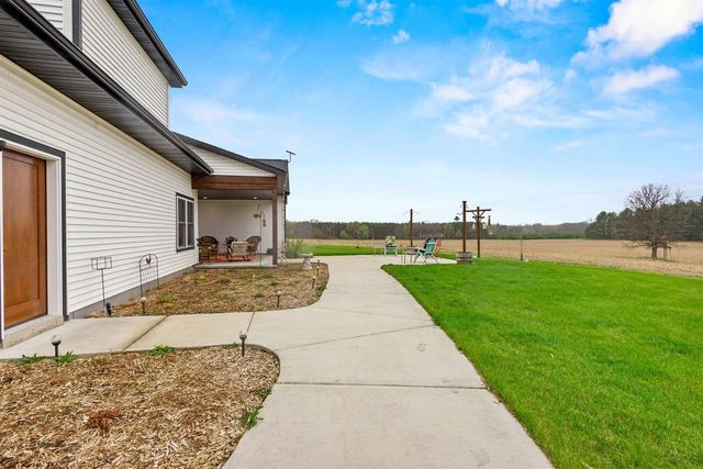 N7117 Black Creek Road, Princeton, WI 54968
