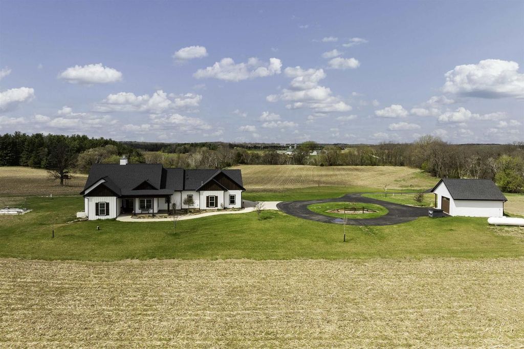 N7117 Black Creek Road, Princeton, WI 54968