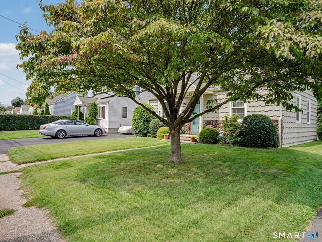 294 Burnsford Avenue, Bridgeport, CT 06606