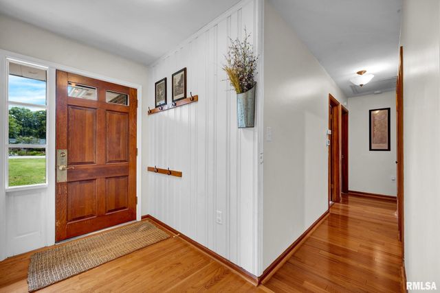 222 E NORTH LAKEVIEW Drive, East Peoria, IL 61611
