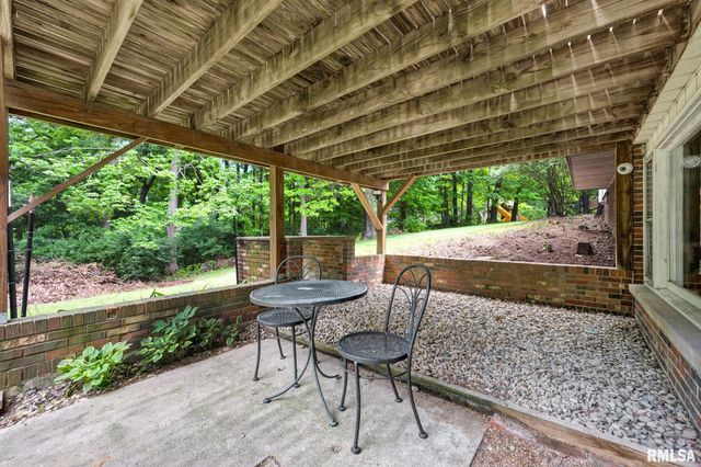 222 E NORTH LAKEVIEW Drive, East Peoria, IL 61611