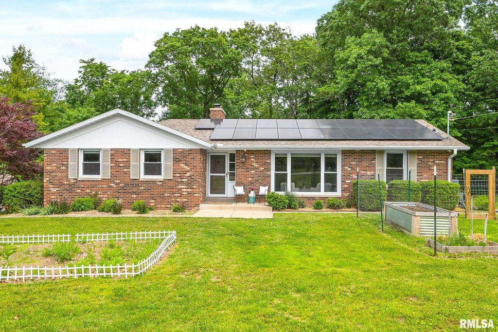 222 E NORTH LAKEVIEW Drive, East Peoria, IL 61611
