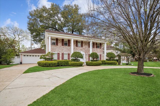 322 Enchanted River Drive, Spring, TX 77388