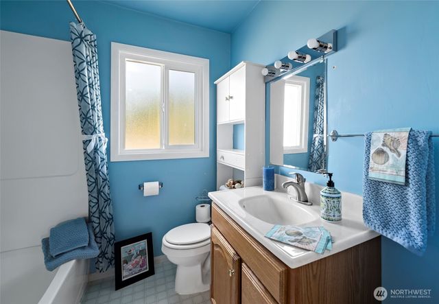 485 SE Jerome Street, Oak Harbor, WA 98277