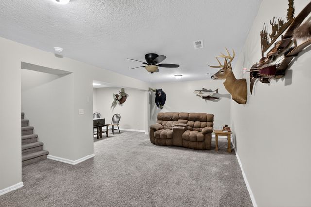 1744 N Country Walk Ln, Mulvane, KS 67110