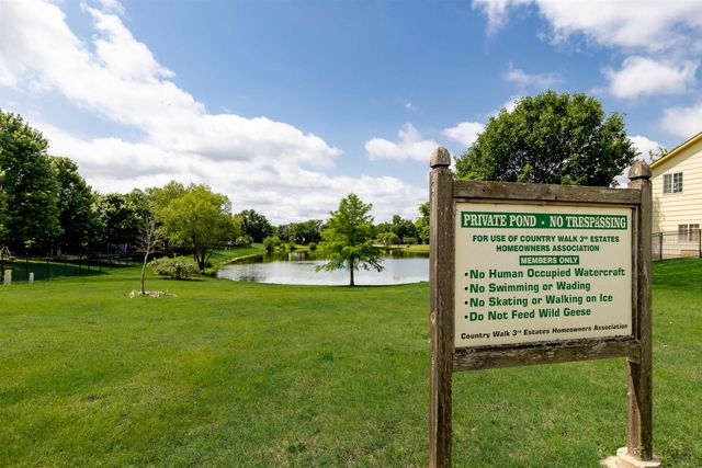 1744 N Country Walk Ln, Mulvane, KS 67110