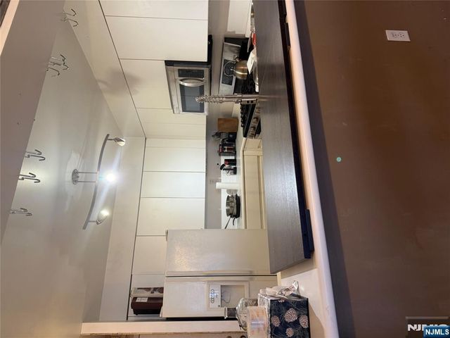 402 Williams Court U402, Edgewater, NJ 07020