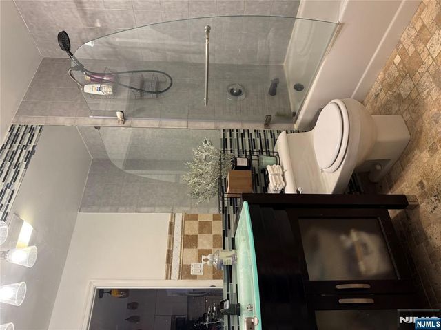 402 Williams Court U402, Edgewater, NJ 07020