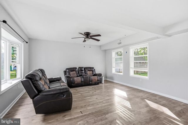 1938 PARKVIEW AVE, Bristol, PA 19007