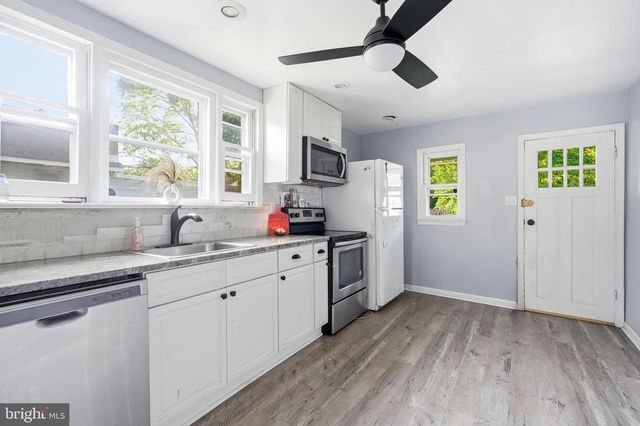 1938 PARKVIEW AVE, Bristol, PA 19007