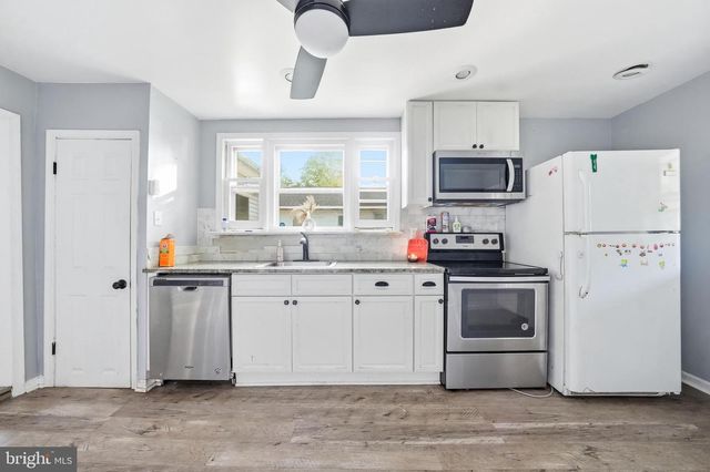 1938 PARKVIEW AVE, Bristol, PA 19007