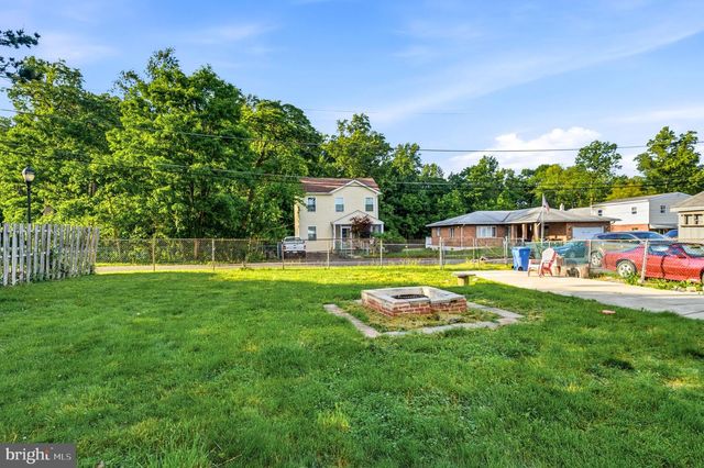 1938 PARKVIEW AVE, Bristol, PA 19007