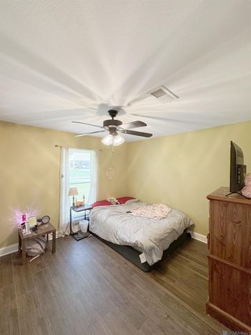 8994 Cedar Springs Ave, Denham Springs, LA 70726