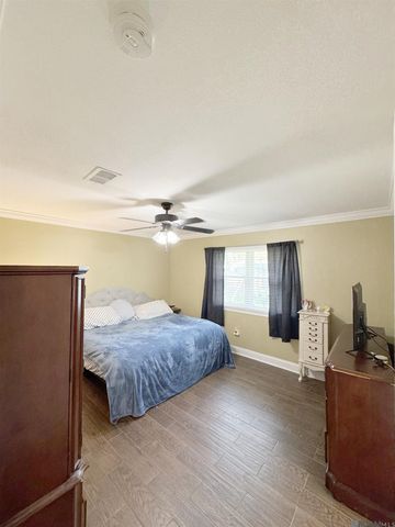 8994 Cedar Springs Ave, Denham Springs, LA 70726