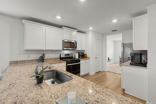 15311 Nest Jct, Von Ormy, TX 78073