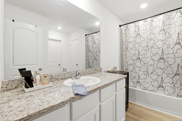 15311 Nest Jct, Von Ormy, TX 78073