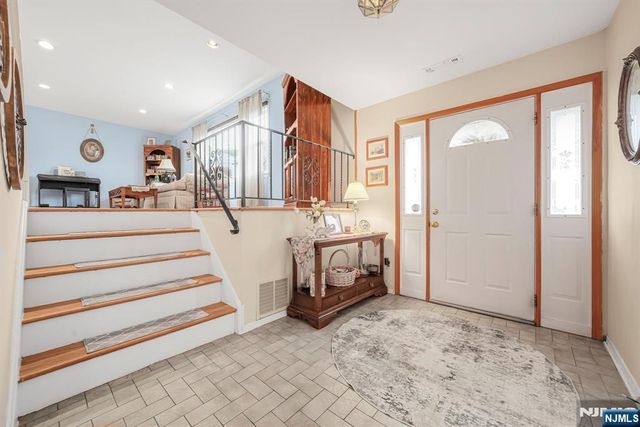 9 Allison Court, Wayne, NJ 07470