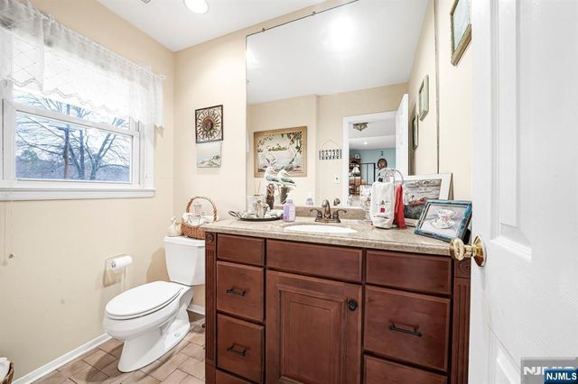 9 Allison Court, Wayne, NJ 07470