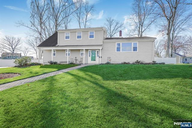 9 Allison Court, Wayne, NJ 07470