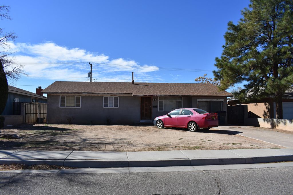 Image 1 of property listing at 4716 Douglas Macarthur Road NE, Albuquerque, NM 87110