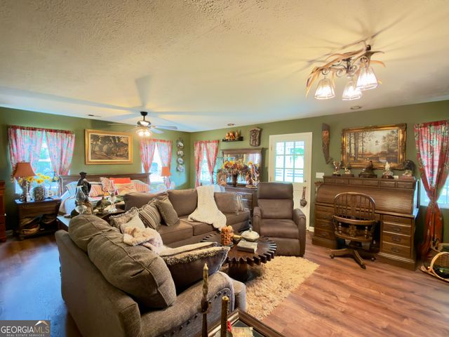 5627 Cave Spring Road SW, Cave Spring, GA 30124