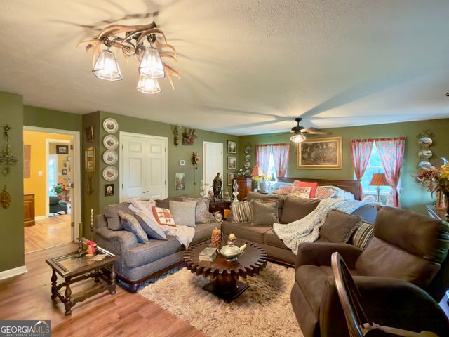 5627 Cave Spring Road SW, Cave Spring, GA 30124