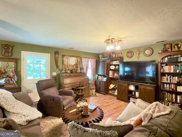 5627 Cave Spring Road SW, Cave Spring, GA 30124