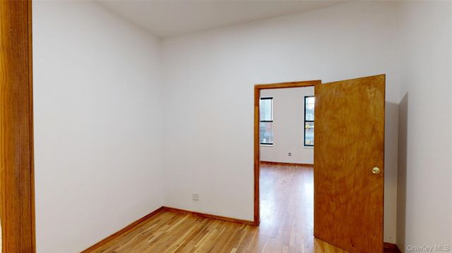 954 Manhattan Avenue, Brooklyn, NY 11222