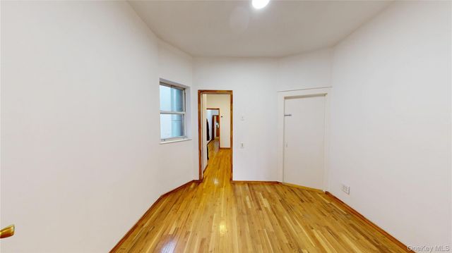 954 Manhattan Avenue, Brooklyn, NY 11222