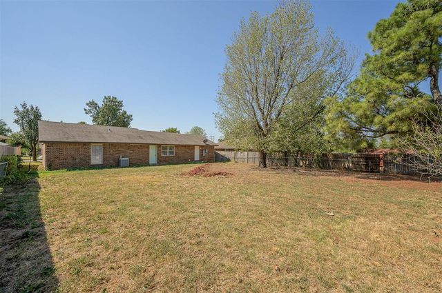 20031 Timberidge Road, Harrah, OK 73045