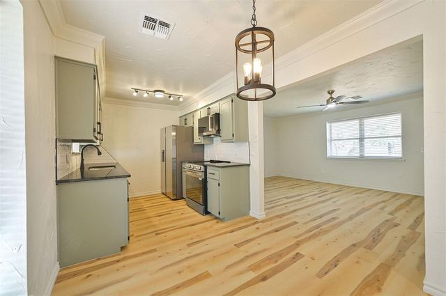 20031 Timberidge Road, Harrah, OK 73045