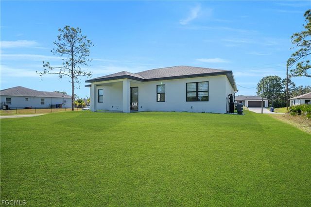 2700 42nd ST W, Lehigh Acres, FL 33971