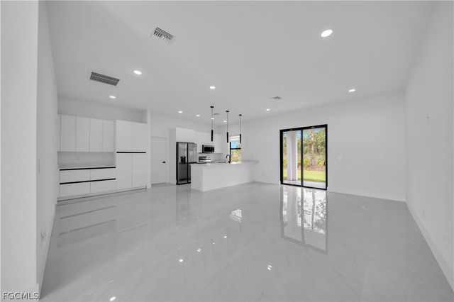 2700 42nd ST W, Lehigh Acres, FL 33971