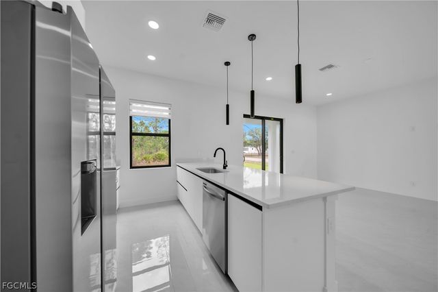 2700 42nd ST W, Lehigh Acres, FL 33971