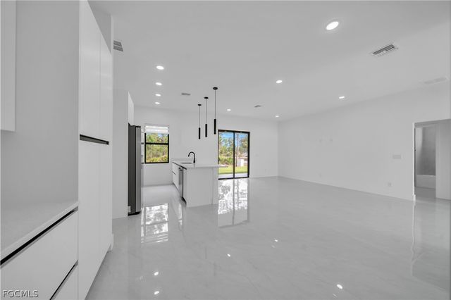 2700 42nd ST W, Lehigh Acres, FL 33971