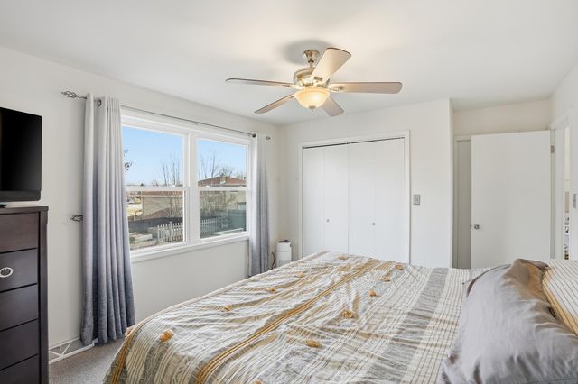 2417 Canterbury Place, Schererville, IN 46375