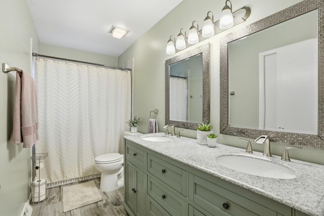 2417 Canterbury Place, Schererville, IN 46375