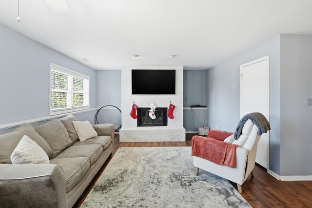 2417 Canterbury Place, Schererville, IN 46375