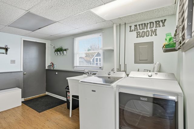 2417 Canterbury Place, Schererville, IN 46375