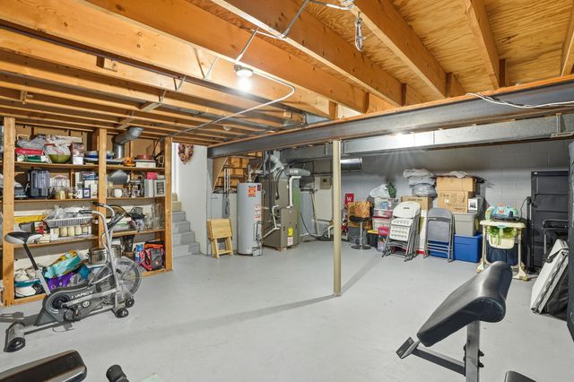 2417 Canterbury Place, Schererville, IN 46375