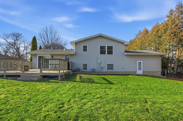 2417 Canterbury Place, Schererville, IN 46375