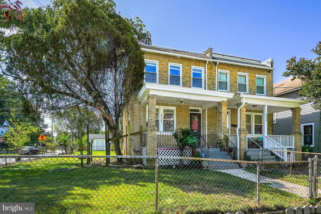 655 RALEIGH PL SE, Washington, DC 20032