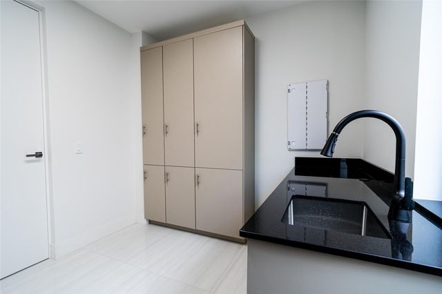 508 NE 9th Avenue, Fort Lauderdale, FL 33301