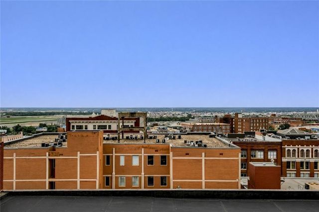 308 W 8th Street 418, Kansas City, MO 64105