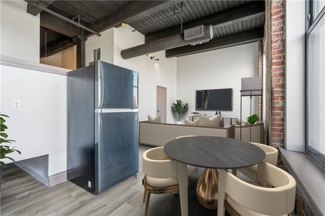 308 W 8th Street 418, Kansas City, MO 64105