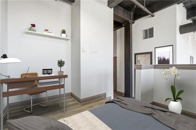 308 W 8th Street 418, Kansas City, MO 64105