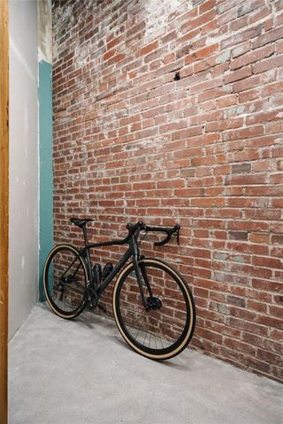 308 W 8th Street 418, Kansas City, MO 64105