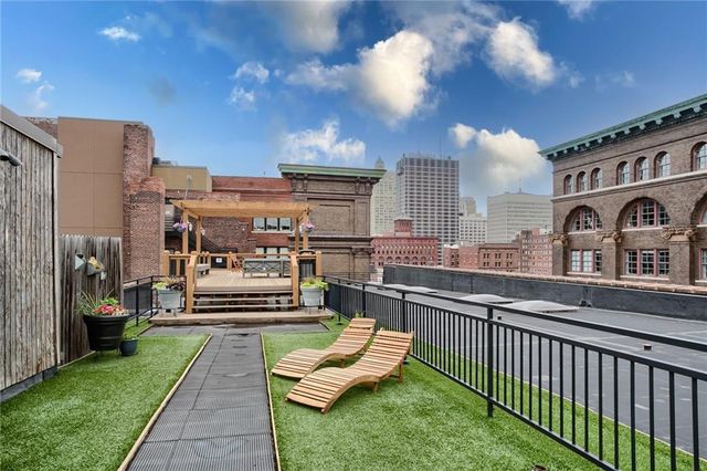 308 W 8th Street 418, Kansas City, MO 64105