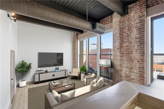 308 W 8th Street 418, Kansas City, MO 64105