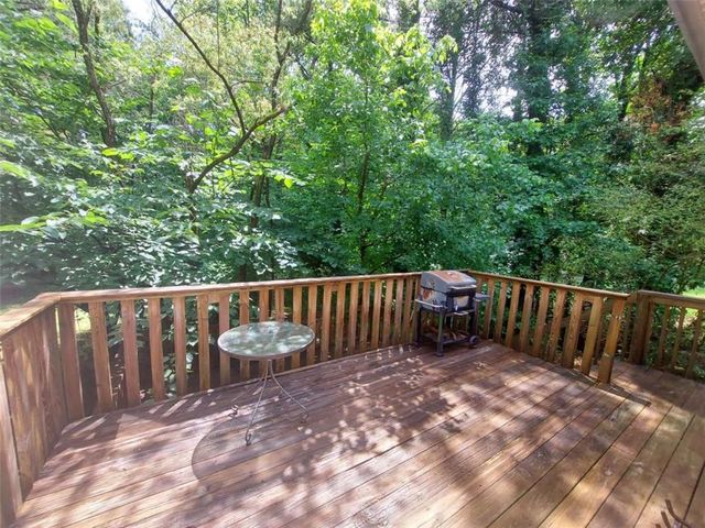 2737 Crestworth Lane, Buford, GA 30519